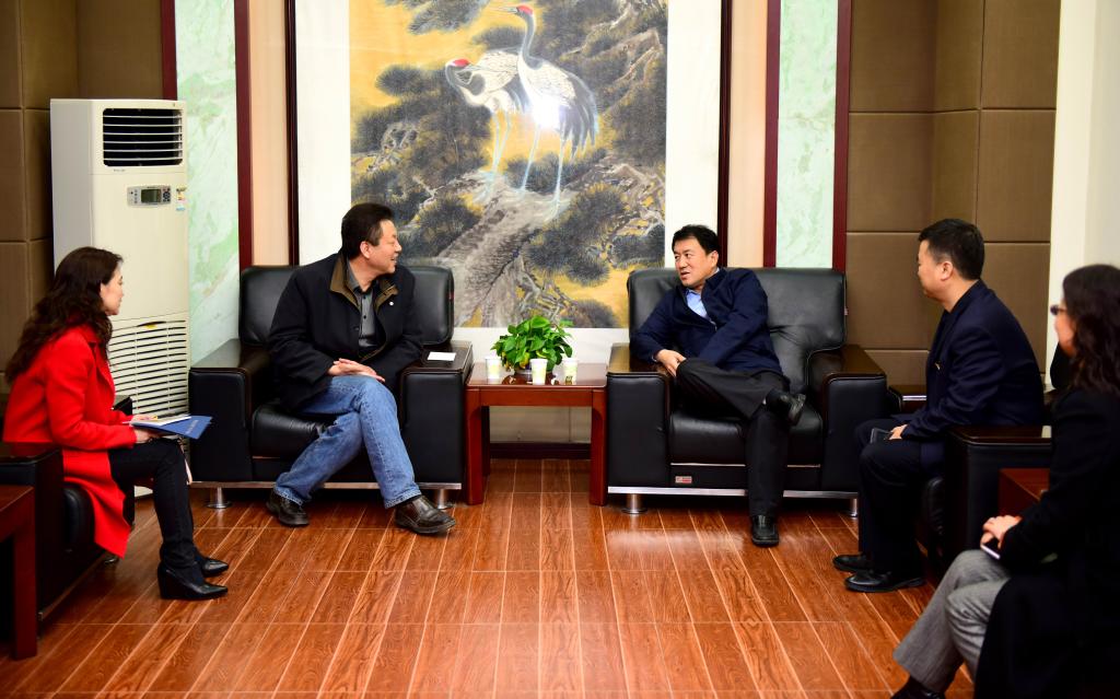 西安交大一附院乳腺外科主任何建军教授为我校